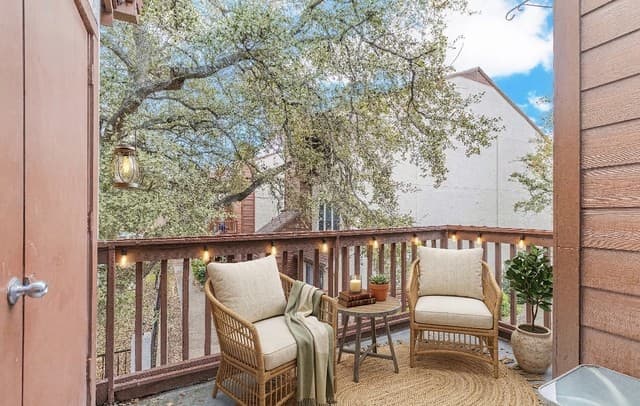 2-bedroom rental at 10527 Perrin Beitel Unit C211 in San Antonio, TX — photo 3