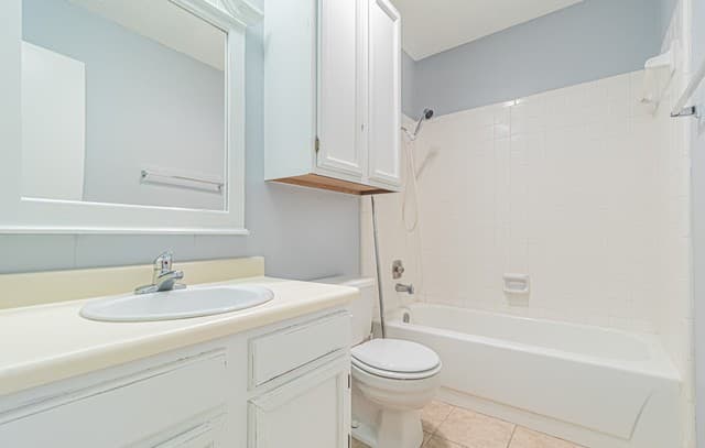 2-bedroom rental at 10527 Perrin Beitel Unit C211 in San Antonio, TX — photo 4