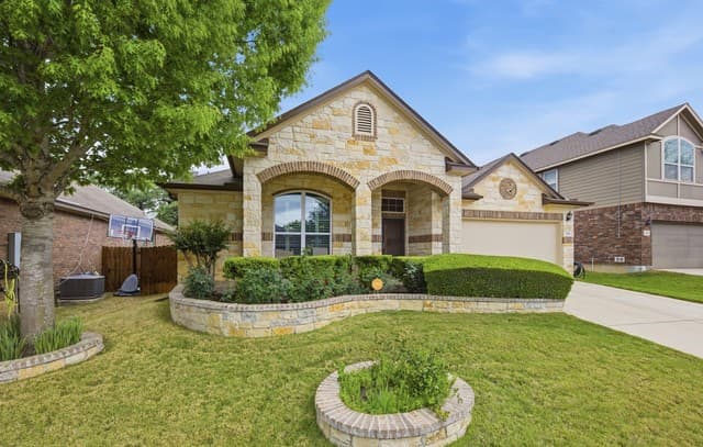 3-bedroom rental at 244 Flint Rd in Cibolo, TX — photo 2