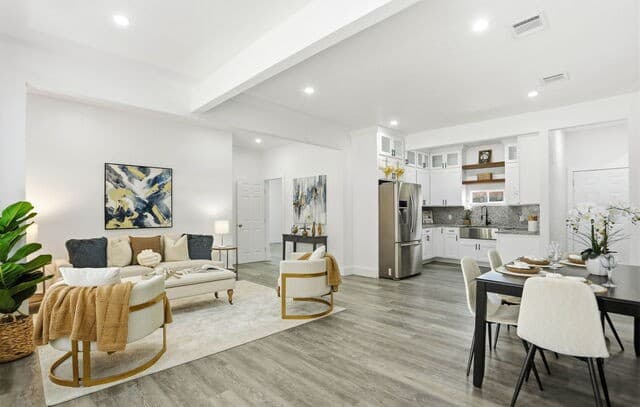 4-bedroom rental at 1803 Calhoun in San Antonio, TX — photo 5