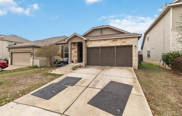 3-bedroom rental at 5903 Tranquil Dawn in San Antonio, TX — photo 2
