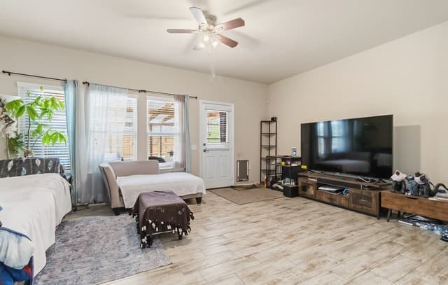 3-bedroom rental at 5903 Tranquil Dawn in San Antonio, TX — photo 4