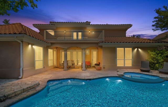 5-bedroom rental at 6 Chelsea Way in San Antonio, TX — photo 2