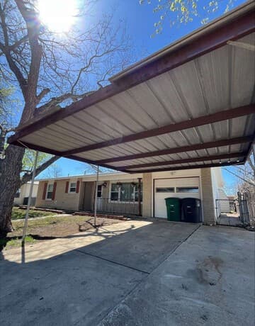 4-bedroom rental at 222 Eastley in San Antonio, TX — photo 5