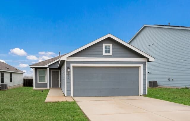 3-bedroom rental at 623 Vermilion in San Antonio, TX — photo 2