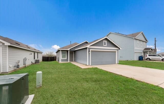 3-bedroom rental at 623 Vermilion in San Antonio, TX — photo 4