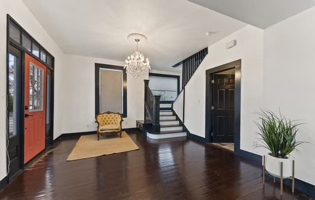 4-bedroom rental at 139 E Highland in San Antonio, TX — photo 3