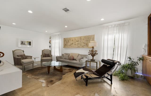 3-bedroom rental at 501 Thelma Dr in Olmos Park, TX — photo 5