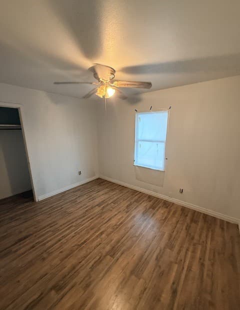 4-bedroom rental at 207 29th in San Antonio, TX — photo 4