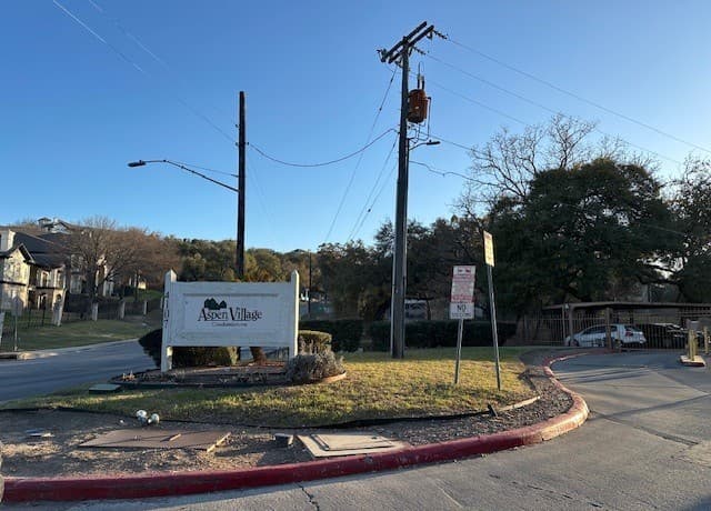 3-bedroom rental at 4107 Medical Unit 1203 in San Antonio, TX — photo 1