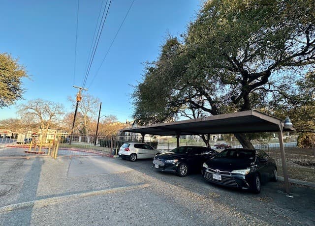 3-bedroom rental at 4107 Medical Unit 1203 in San Antonio, TX — photo 4