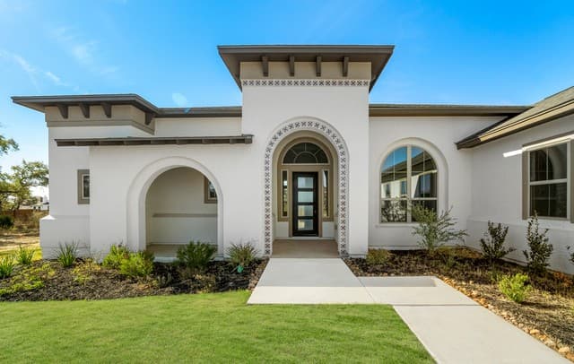 3-bedroom rental at 159 Bauer in Castroville, TX — photo 2