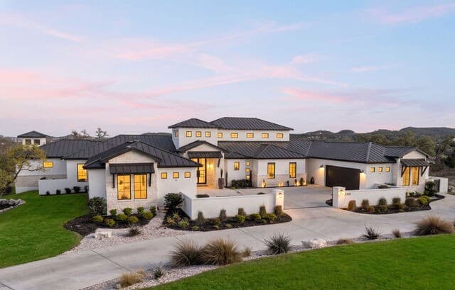 4-bedroom rental at 11326 Montell Pt in Boerne, TX — photo 2