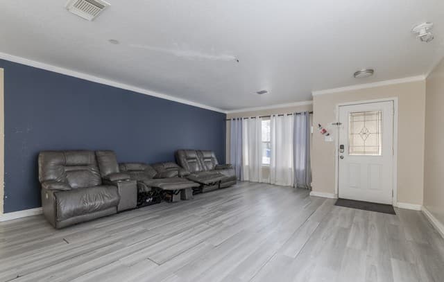 4-bedroom rental at 7154 Elusive Pass in San Antonio, TX — photo 3