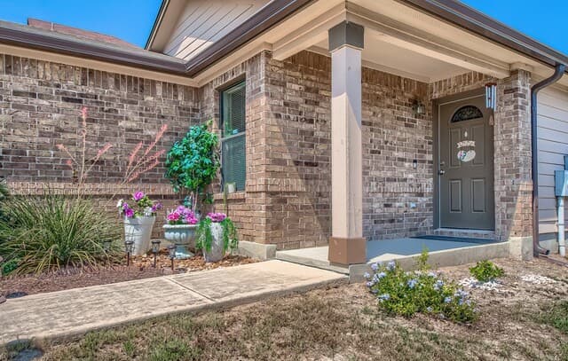 3-bedroom rental at 5709 Pingway in Schertz, TX — photo 3