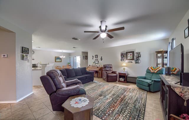 3-bedroom rental at 5709 Pingway in Schertz, TX — photo 4