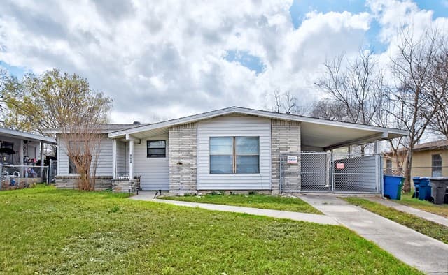 3-bedroom rental at 134 Shadowlight Terrace in San Antonio, TX — photo 1