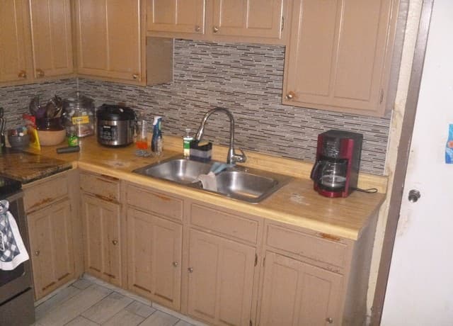 3-bedroom rental at 2820 County Road 1129 in Pearsall, TX — photo 4