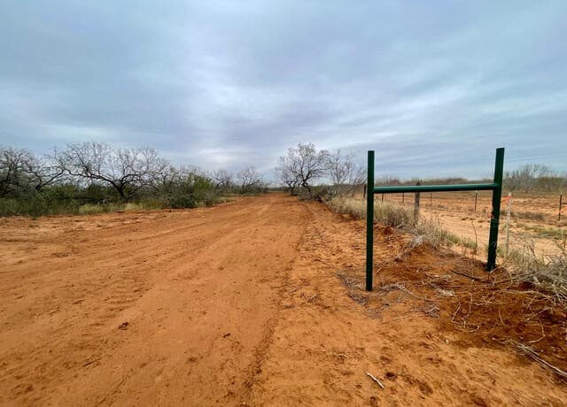 rental at 7.55 ACRES Cr 2701 in Bigfoot, TX — photo 2