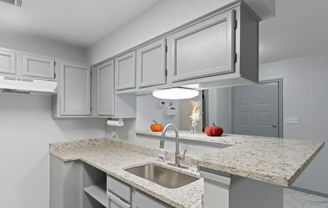 1-bedroom rental at 10527 Perrin Beitel Rd Unit C104 in San Antonio, TX — photo 4