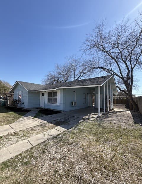 3-bedroom rental at 114 Westlake in San Antonio, TX — photo 3