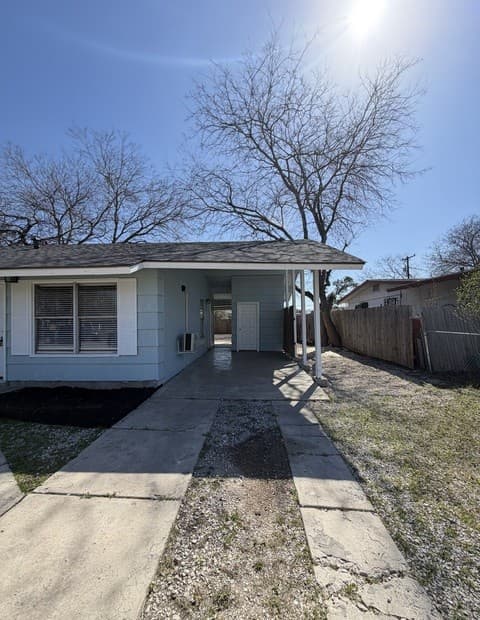 3-bedroom rental at 114 Westlake in San Antonio, TX — photo 4