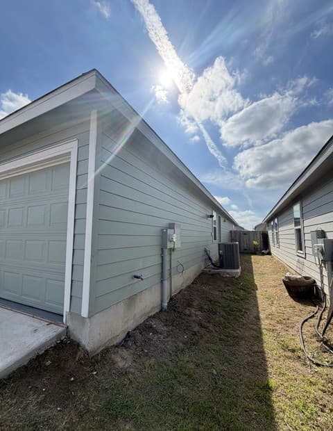 4-bedroom rental at 12914 Chinali in St Hedwig, TX — photo 2