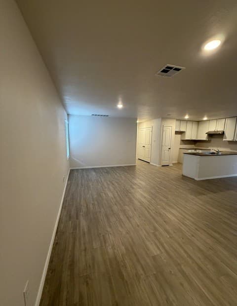 4-bedroom rental at 12914 Chinali in St Hedwig, TX — photo 4