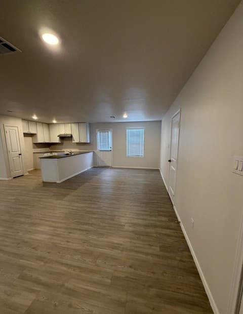 4-bedroom rental at 12914 Chinali in St Hedwig, TX — photo 5