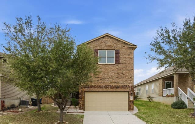 5-bedroom rental at 8119 Monte Seco in San Antonio, TX — photo 5