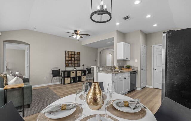 3-bedroom rental at 611 Whiting in San Antonio, TX — photo 1