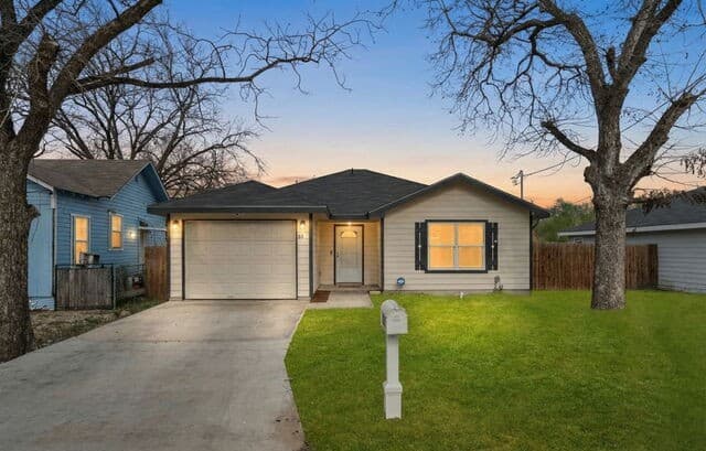 3-bedroom rental at 611 Whiting in San Antonio, TX — photo 4
