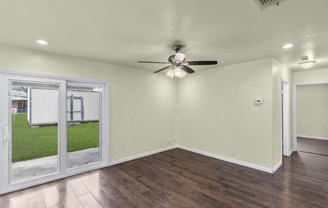 3-bedroom rental at 7343 Pipe Spring St in San Antonio, TX — photo 4