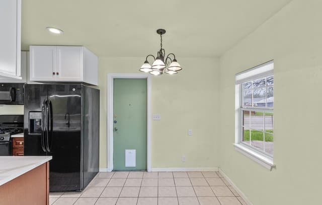 3-bedroom rental at 7343 Pipe Spring St in San Antonio, TX — photo 5