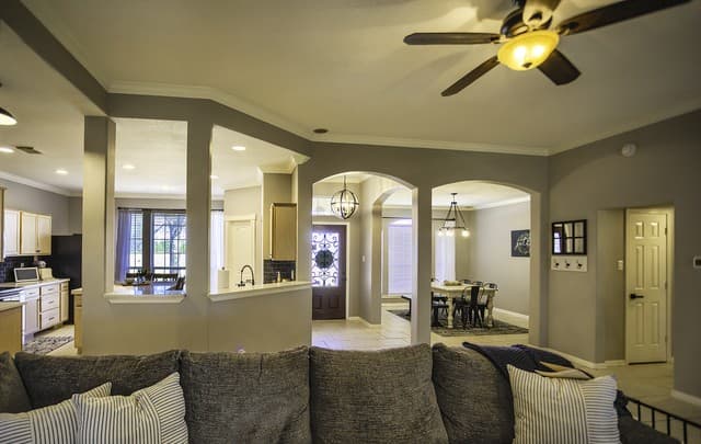 3-bedroom rental at 157 Park Rd in Bandera, TX — photo 4