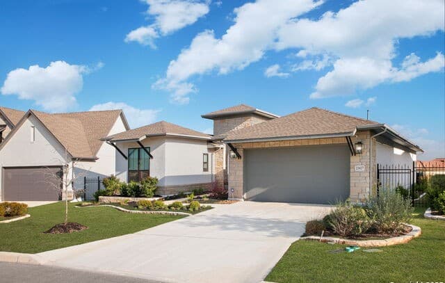 3-bedroom rental at 23427 Grande Vista in San Antonio, TX — photo 2