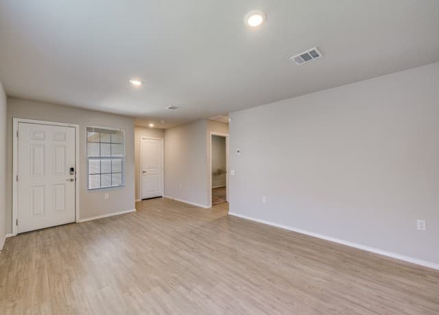 3-bedroom rental at 7210 Lavaca in San Antonio, TX — photo 5