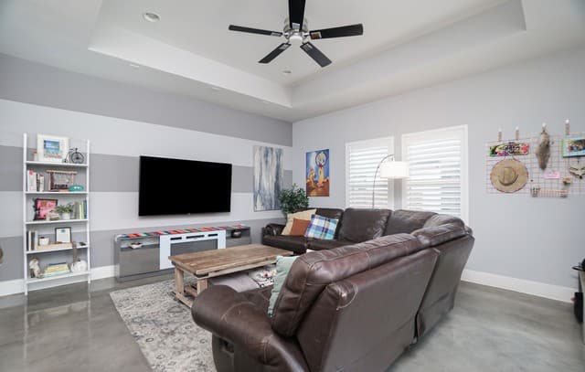 4-bedroom rental at 612 Leigh in San Antonio, TX — photo 3