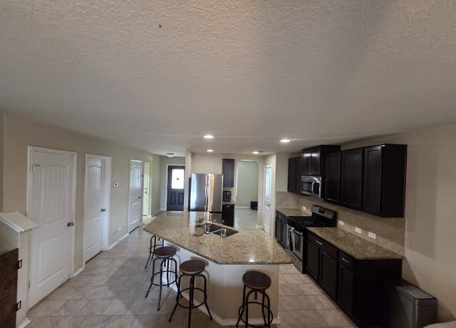 5-bedroom rental at 6024 Harvest Ranch in San Antonio, TX — photo 4