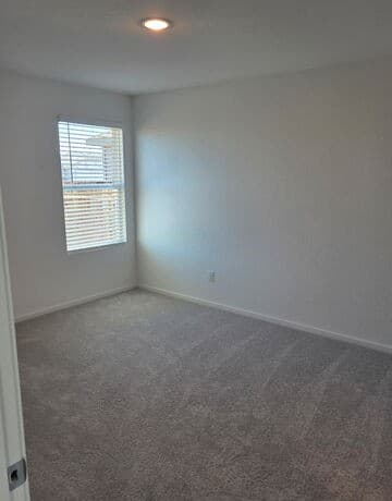 4-bedroom rental at 10628 Aqueduct Creek in San Antonio, TX — photo 3