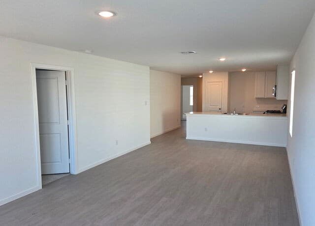 4-bedroom rental at 10628 Aqueduct Creek in San Antonio, TX — photo 5