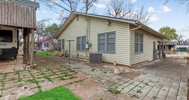 3-bedroom rental at 310 Randolph in Schertz, TX — photo 4