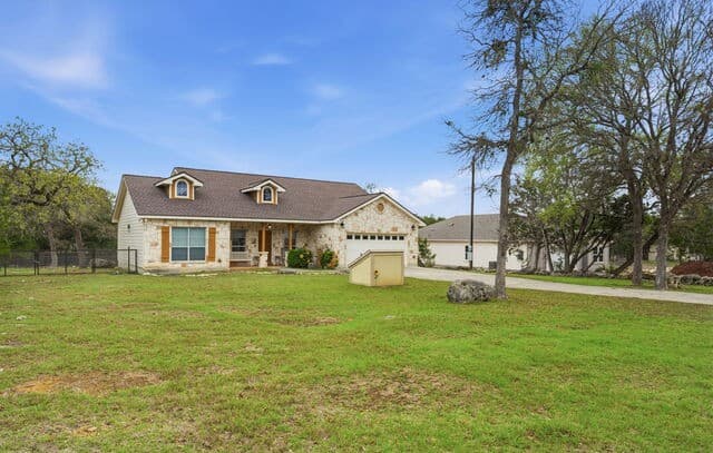 3-bedroom rental at 5270 Spring Branch in Spring Branch, TX — photo 3