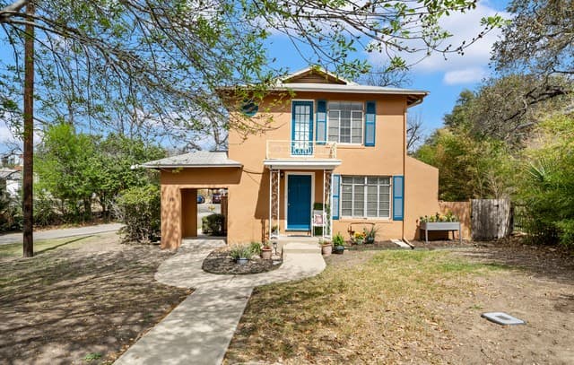 rental at 111 Grandview Place in Alamo Heights, TX — photo 1