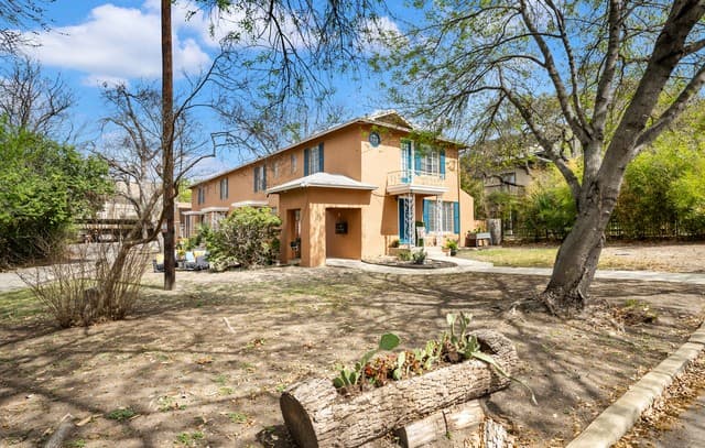 rental at 111 Grandview Place in Alamo Heights, TX — photo 3