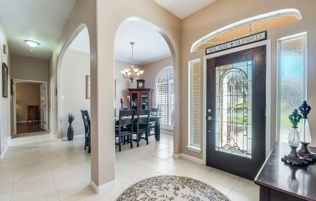 3-bedroom rental at 3704 Hillside in Schertz, TX — photo 5