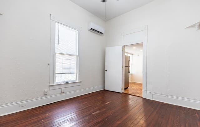 1-bedroom rental at 426 Woodlawn Unit 1 in San Antonio, TX — photo 5