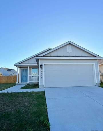 4-bedroom rental at 10015 Braun in San Antonio, TX — photo 3