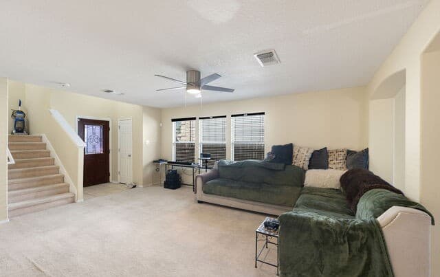 3-bedroom rental at 1514 Gentle Current in San Antonio, TX — photo 4