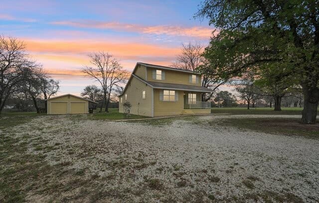 Home for sale at 802 Eagle Creek in Floresville, TX — photo 2